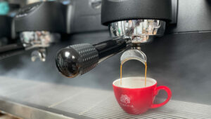 Káva znižuje riziko arytmie, ale nie je jedno aká!
